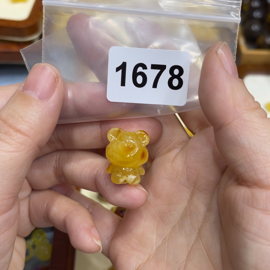 琥珀珠宝奇石未镶嵌