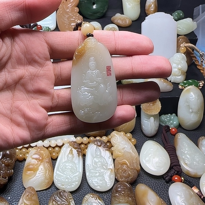 和田玉未镶嵌颈饰