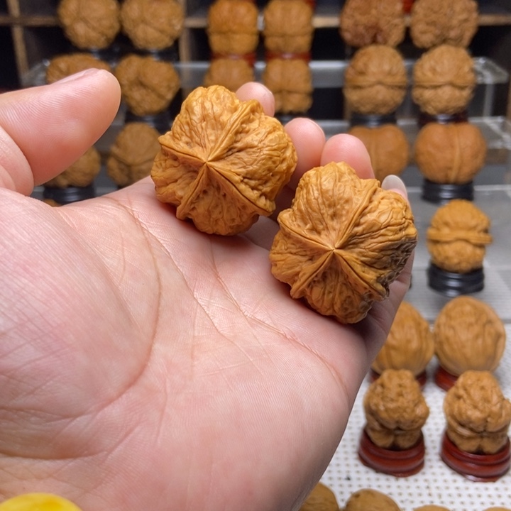 文玩核桃吊坠8战斧四棱