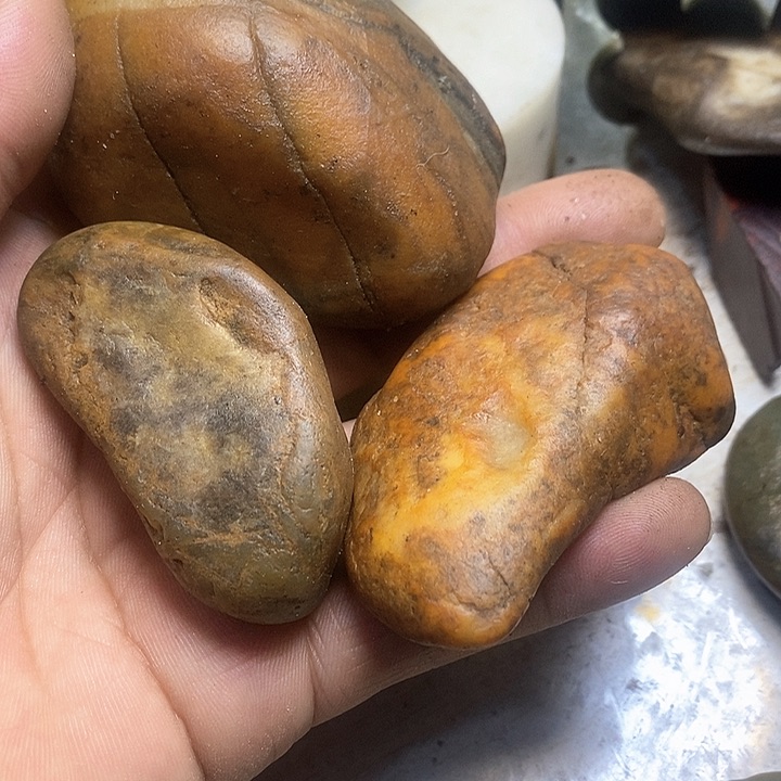 透闪石质玉挂件未镶嵌