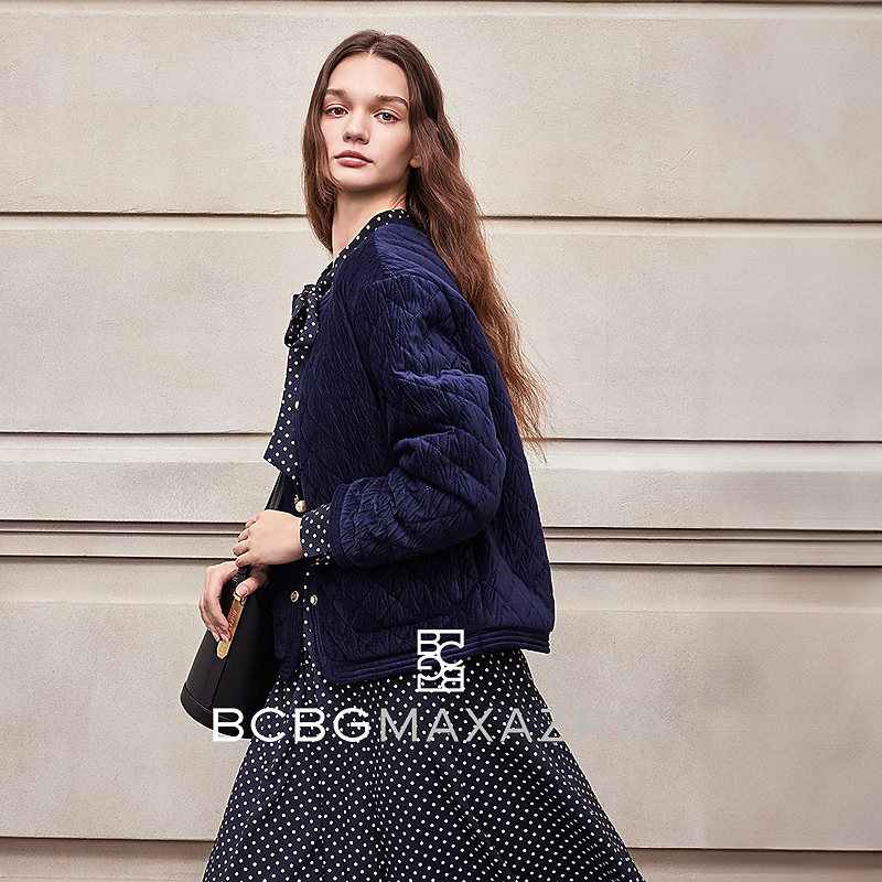 BCBGMAXAZRIA圆领短款加绒纯色女宽松小香风上衣BMQ07BZ1750