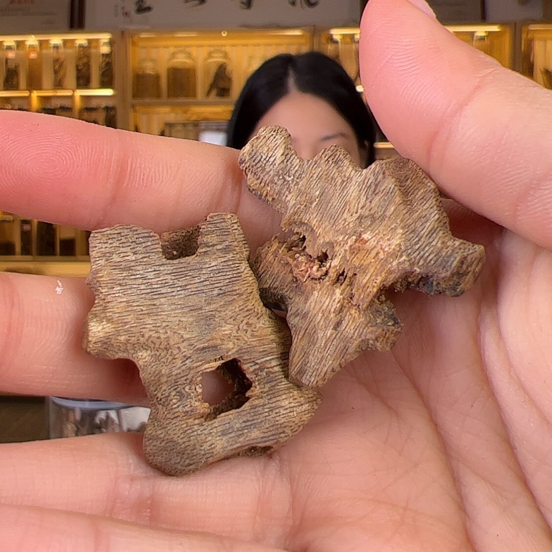 沉香沉香碎屑奇楠陆河沉香原材料4.3克