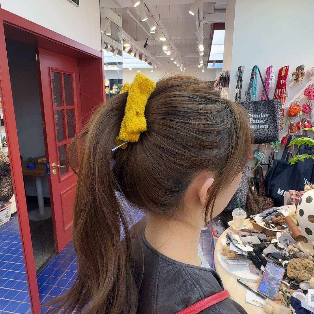 姜黄色香蕉夹哦哦哦哦