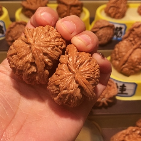 吊坠文玩核桃白狮子半壁