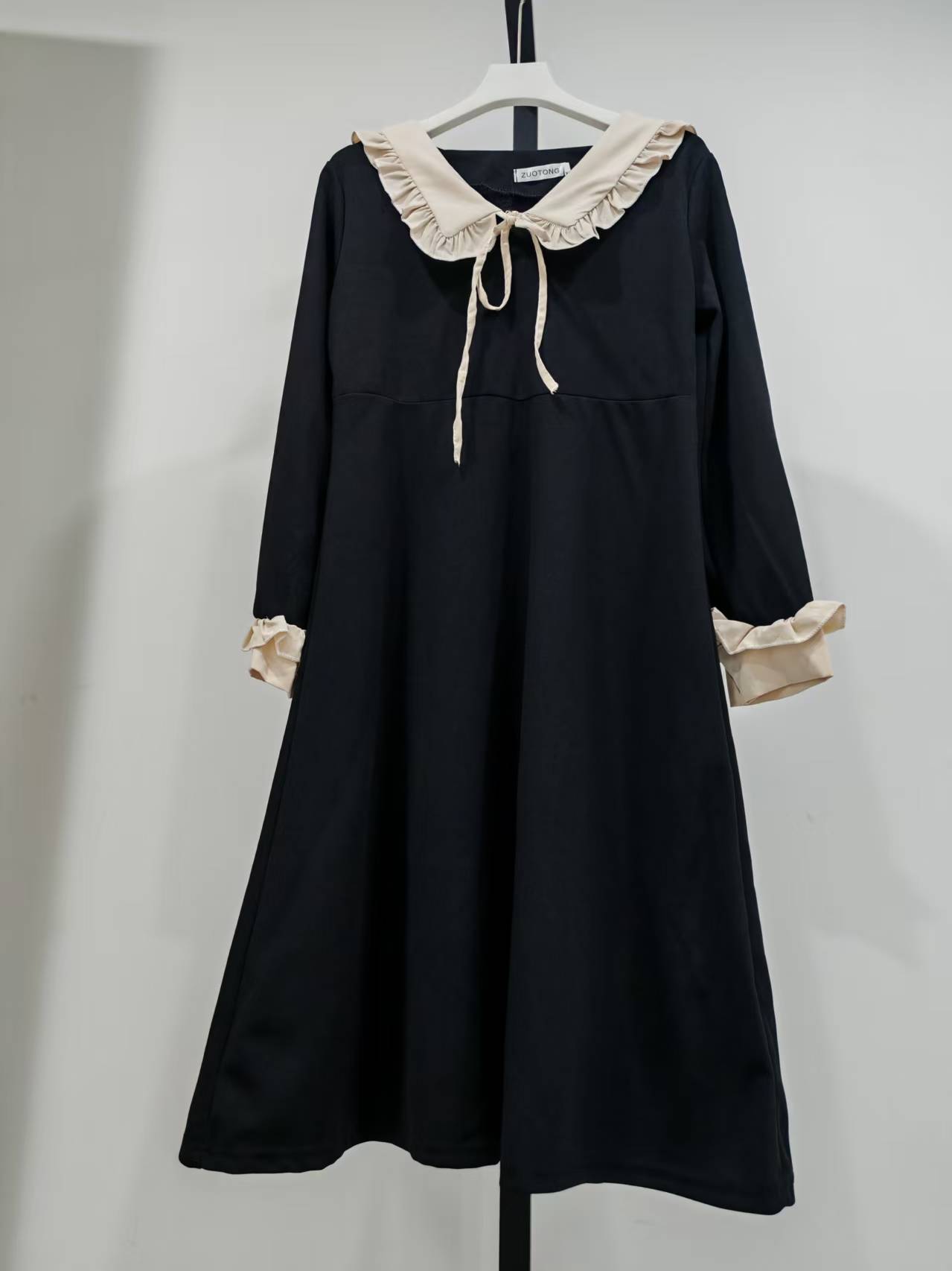 56 花边领黑色连衣裙 默认微瑕 无运费险