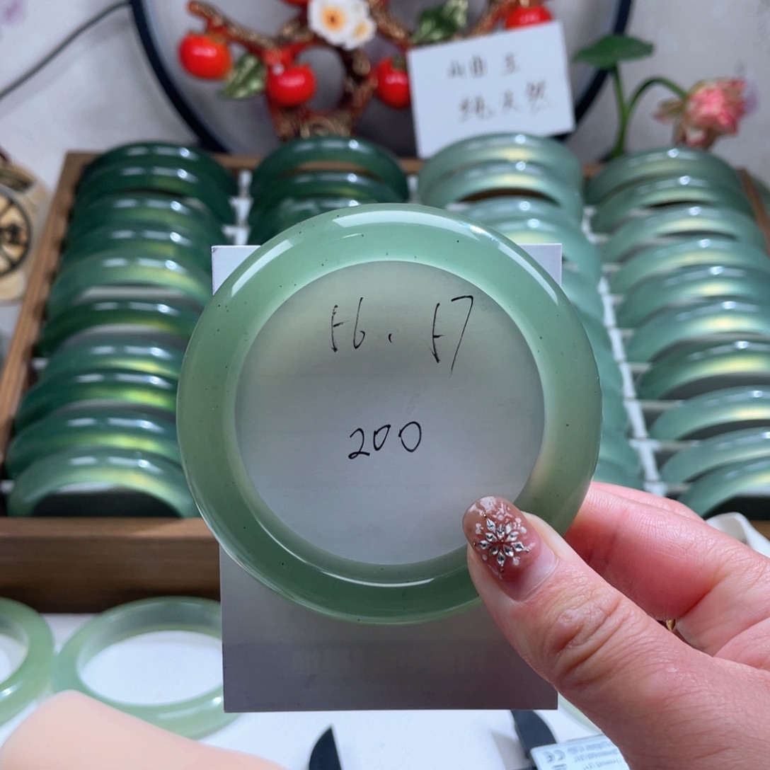 【闪购商品】蛇纹石玉手镯未镶嵌