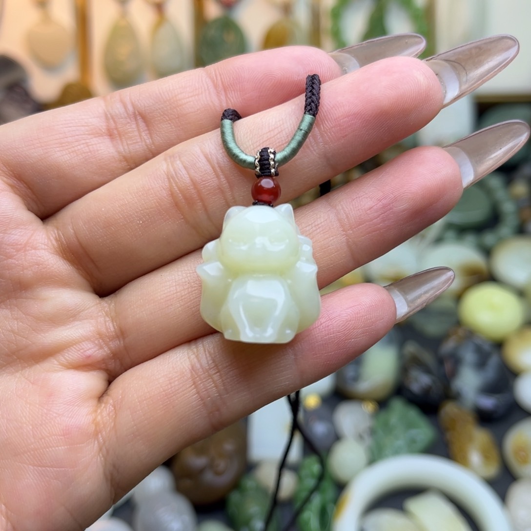 和田玉颈饰未镶嵌