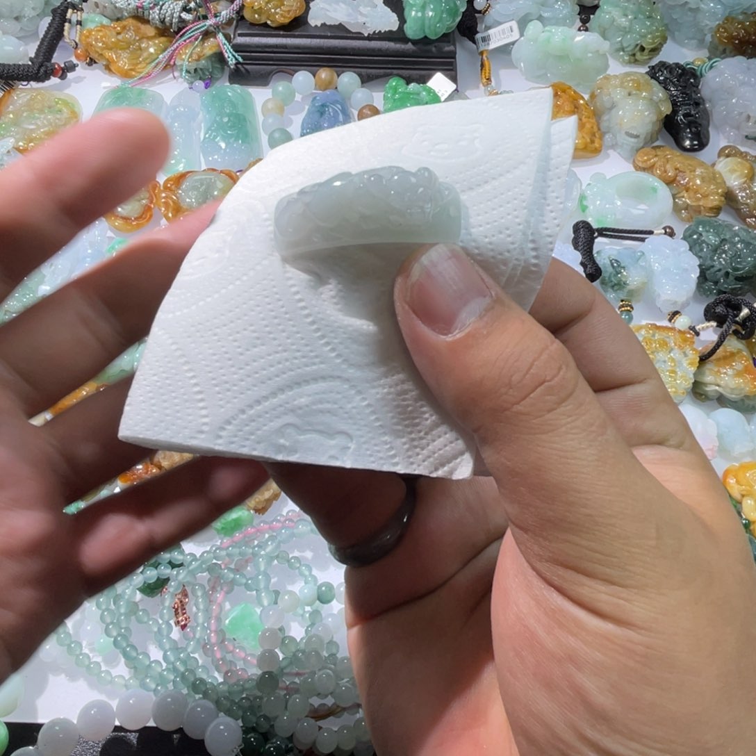 翡翠颈饰未镶嵌天然