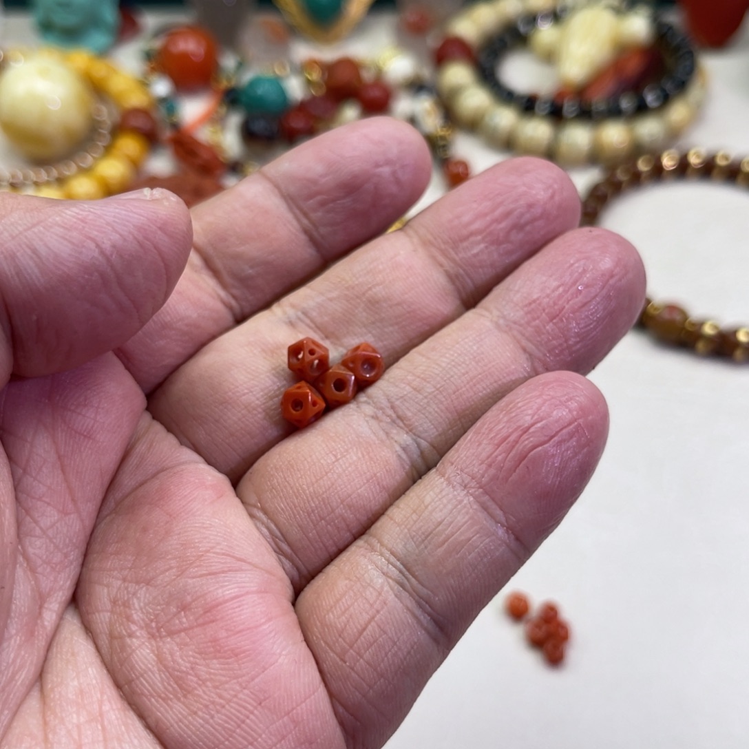 ****言南红玛瑙未镶嵌珠宝奇石