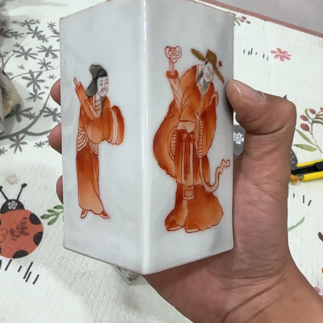 瓷片瓷器和瓷器中也常使用来