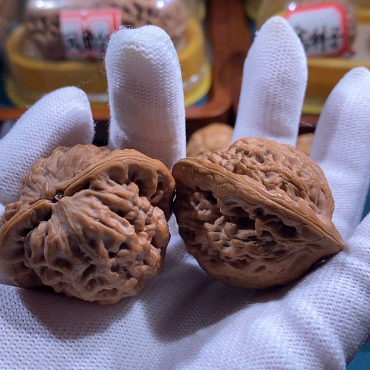 【闪购商品】文玩核桃吊坠6*金公子