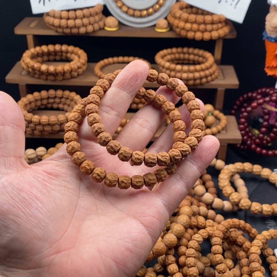 猴头核桃吊坠全品走色小游龙