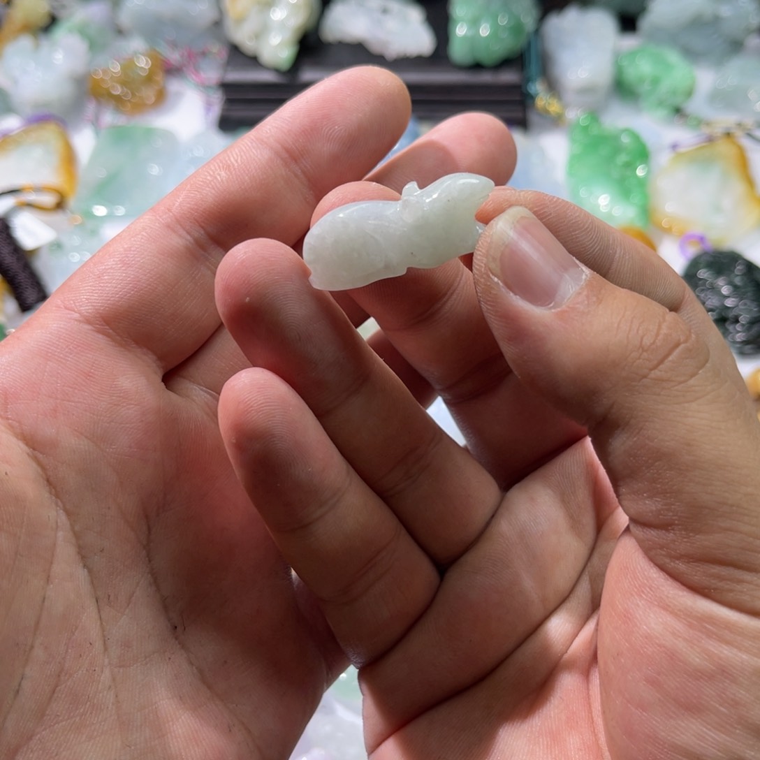 翡翠颈饰未镶嵌天然