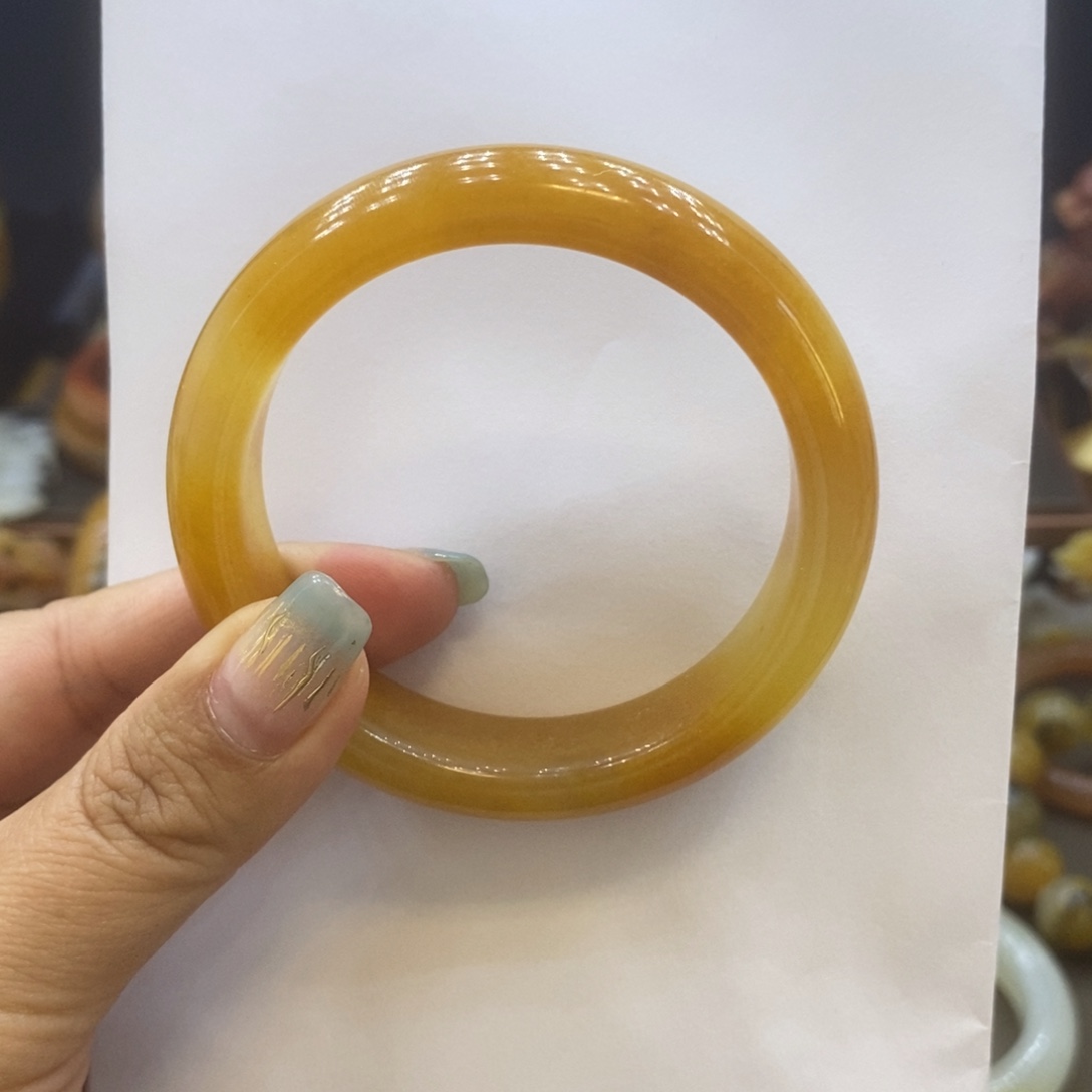 采***薇石英质玉（黄龙玉）未镶嵌手镯H
