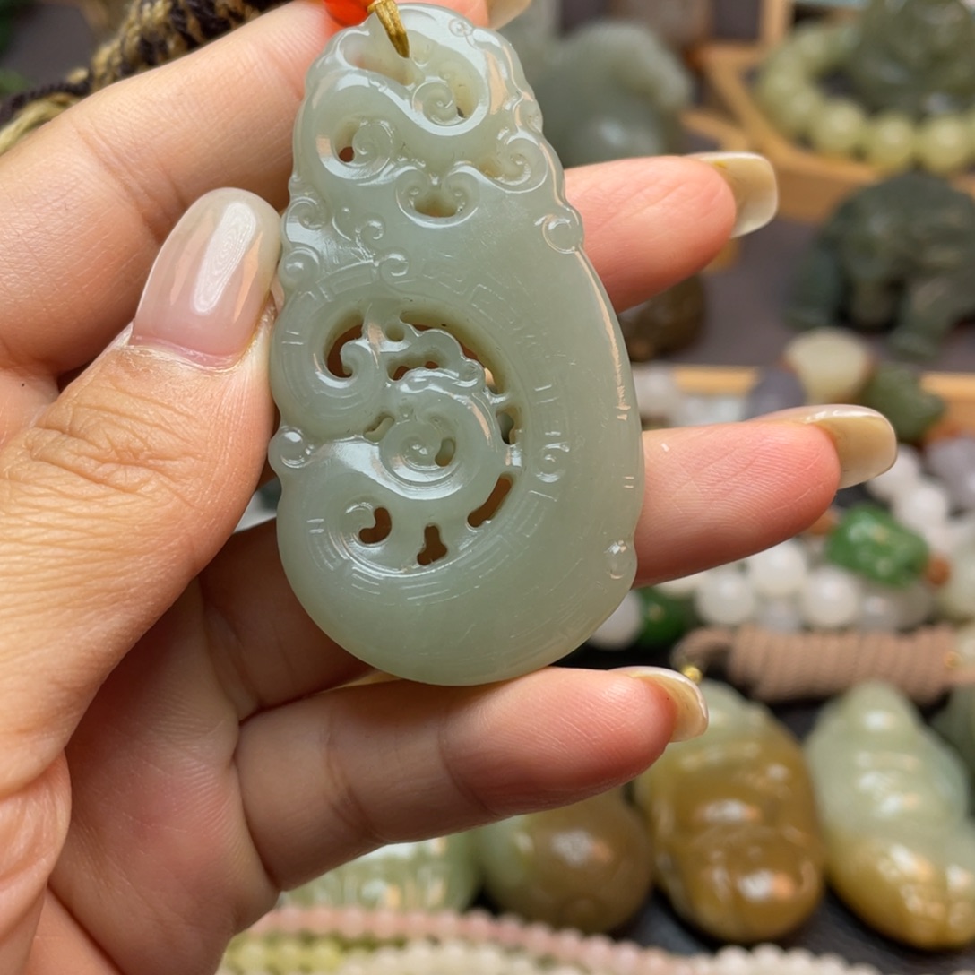 颈饰未镶嵌和田玉