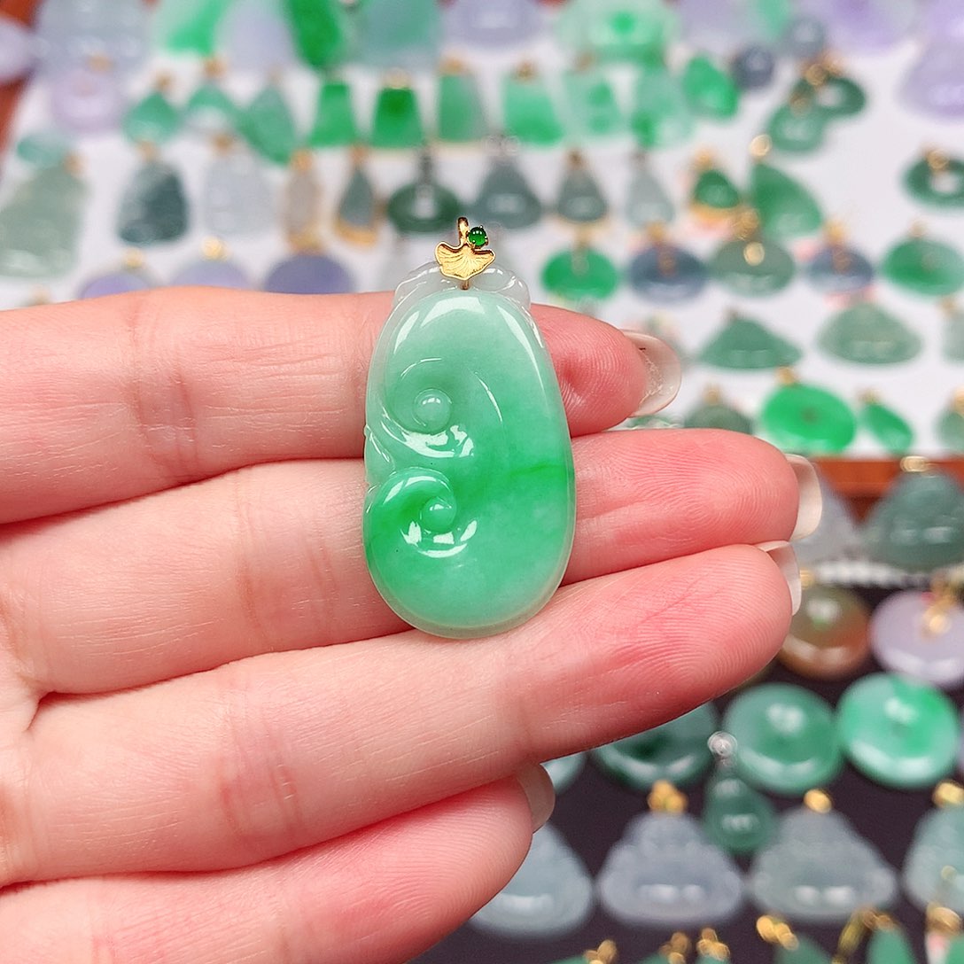 翡翠颈饰18K金镶嵌天然翡翠A货