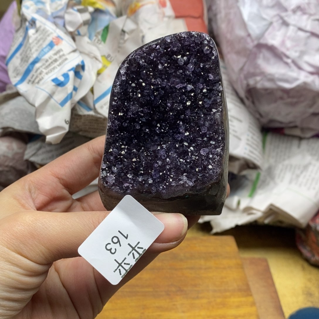 紫晶乌拉圭未镶嵌