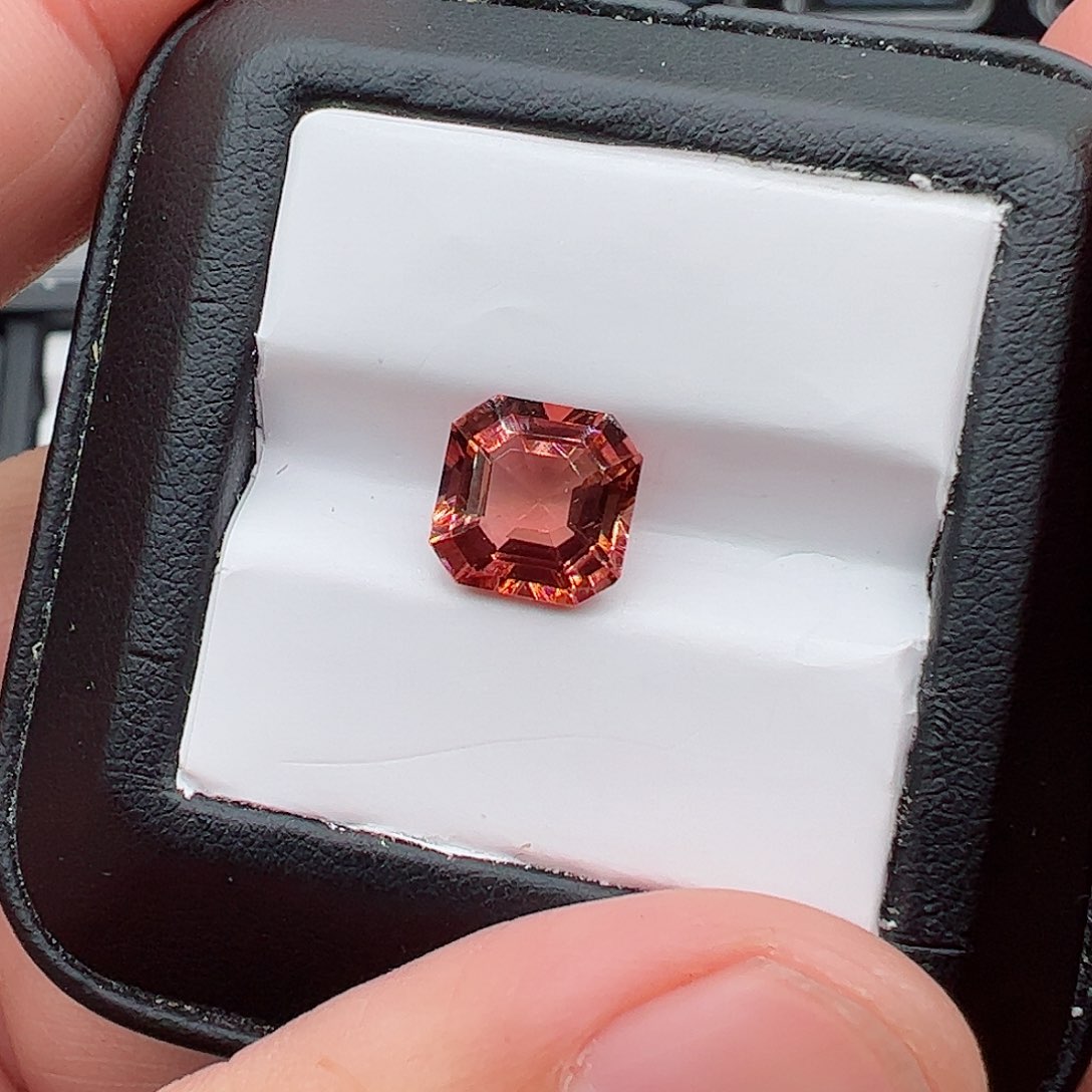 碧玺3.39克拉裸石未镶嵌