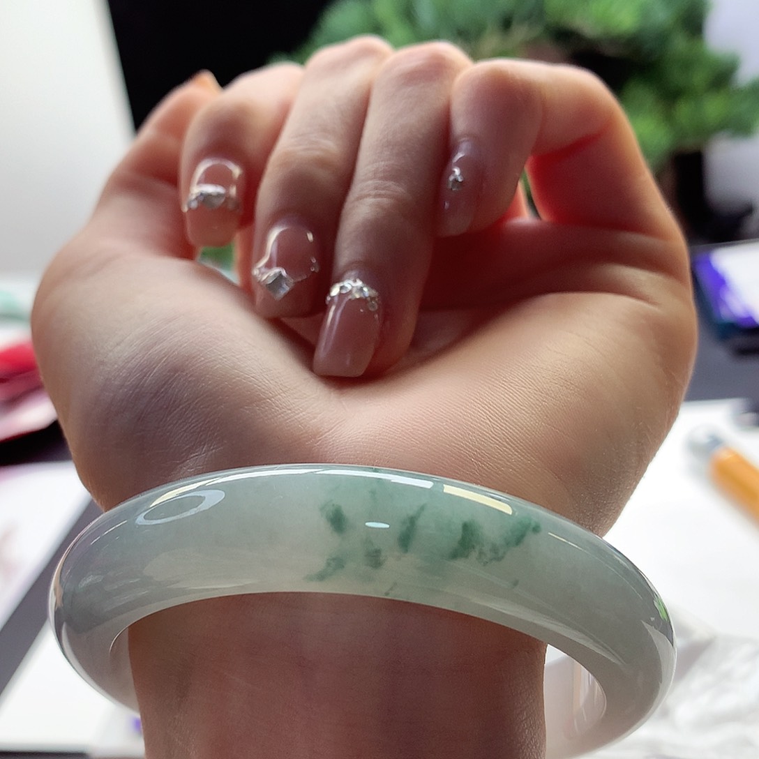 翡翠手镯未镶嵌天然翡翠58-59晴水一抹绿花