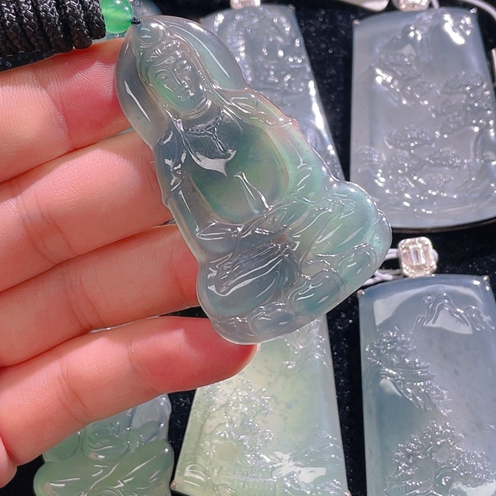 翡翠颈饰未镶嵌57，