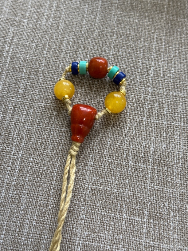 4-9南红三通蜜蜡圆珠套（多样性发其一，散着发）