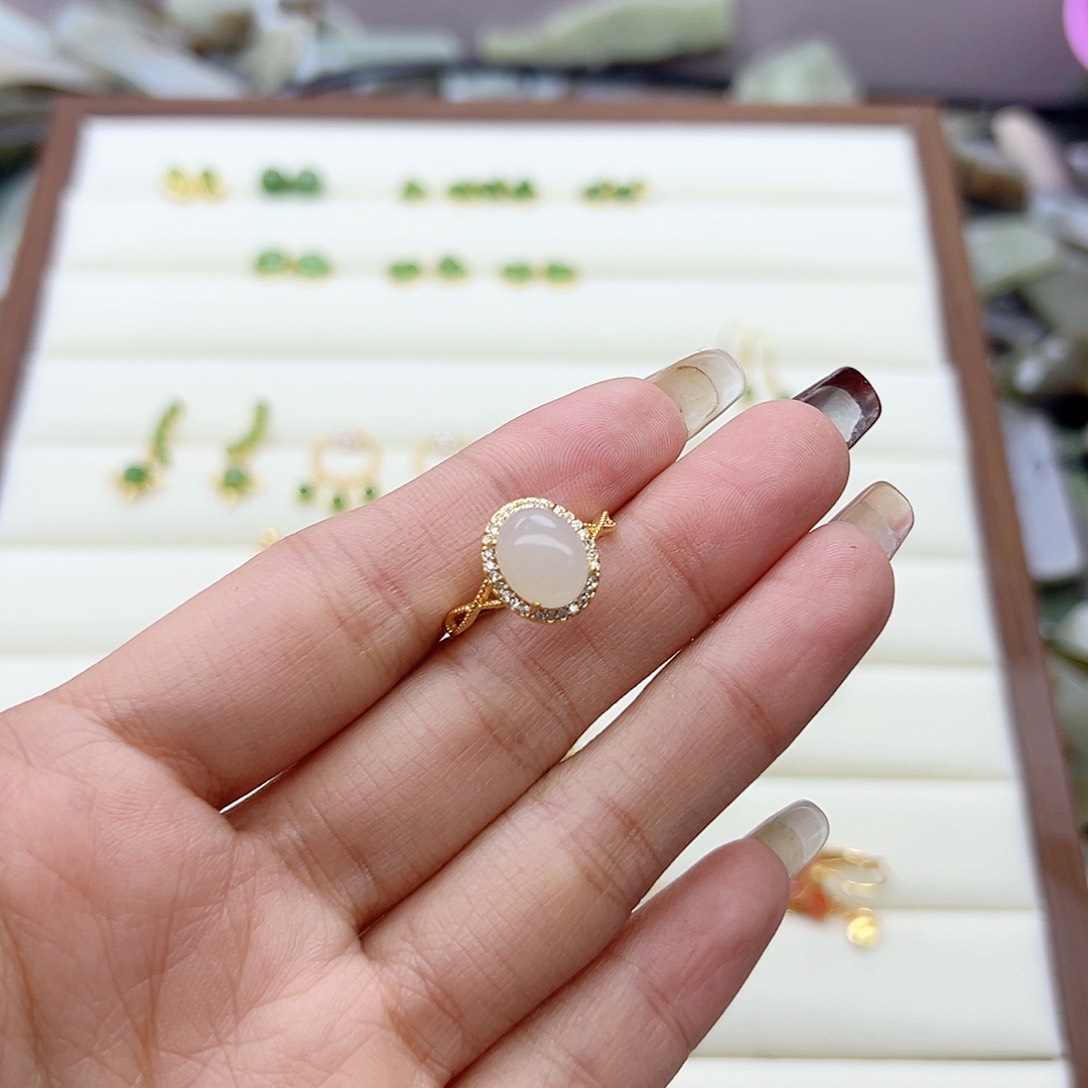银S925镶嵌戒指和田玉君***王