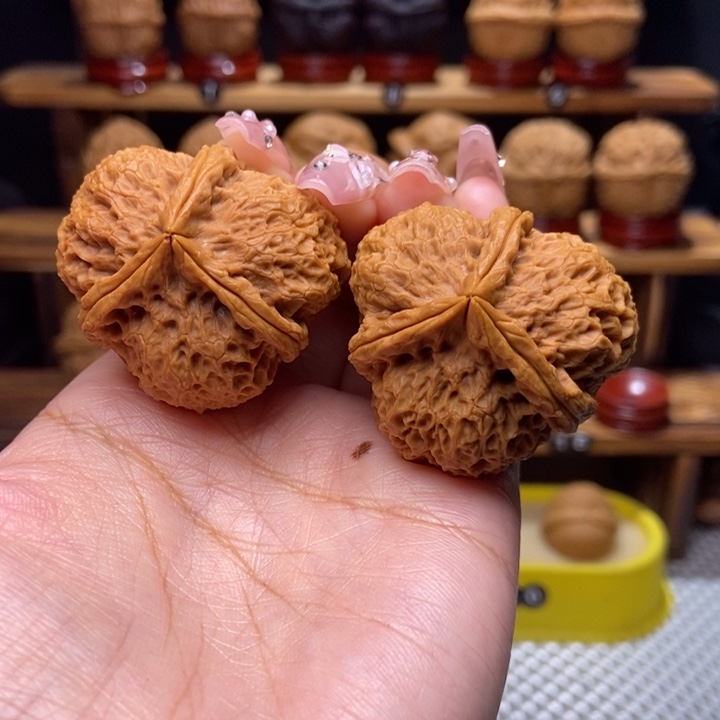 文玩核桃吊坠天狼8