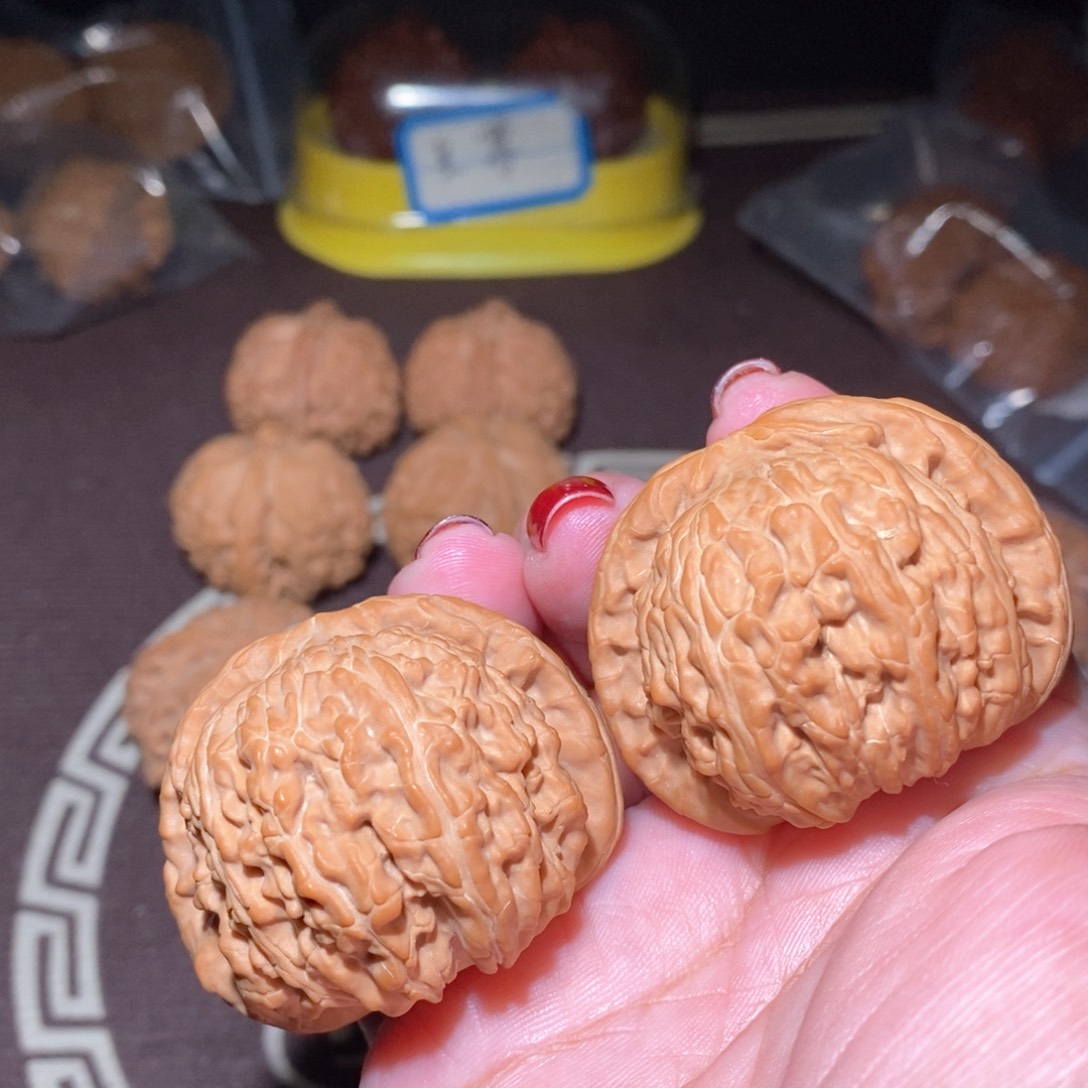 文玩核桃把件球白