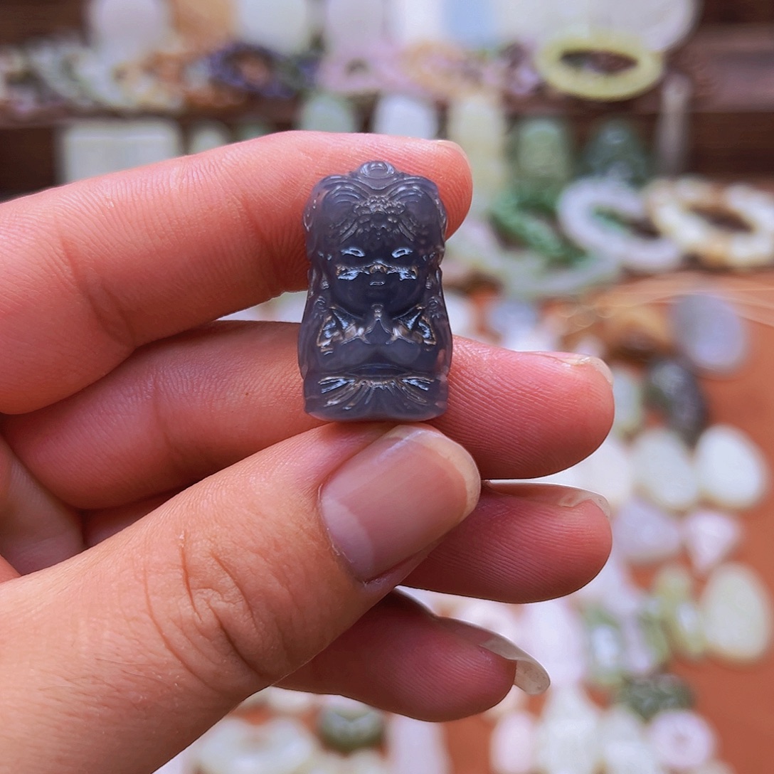 和田玉未镶嵌吊坠(赠链)