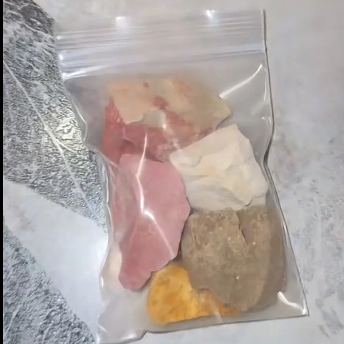 新疆土可食用新人体验装可备注五种颜色食用红土