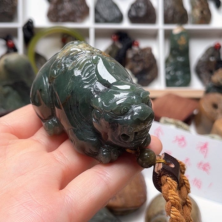 未镶嵌岫岩河磨玉（透闪石质玉）挂件用****8