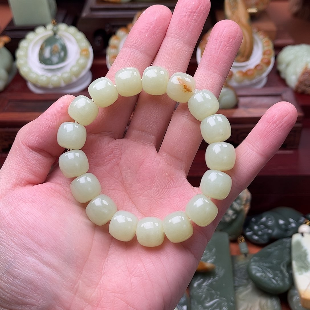岫岩河磨玉（透闪石质玉）手串未镶嵌别**恙