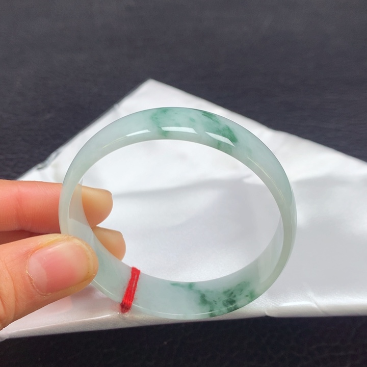 翡翠手镯未镶嵌53圈