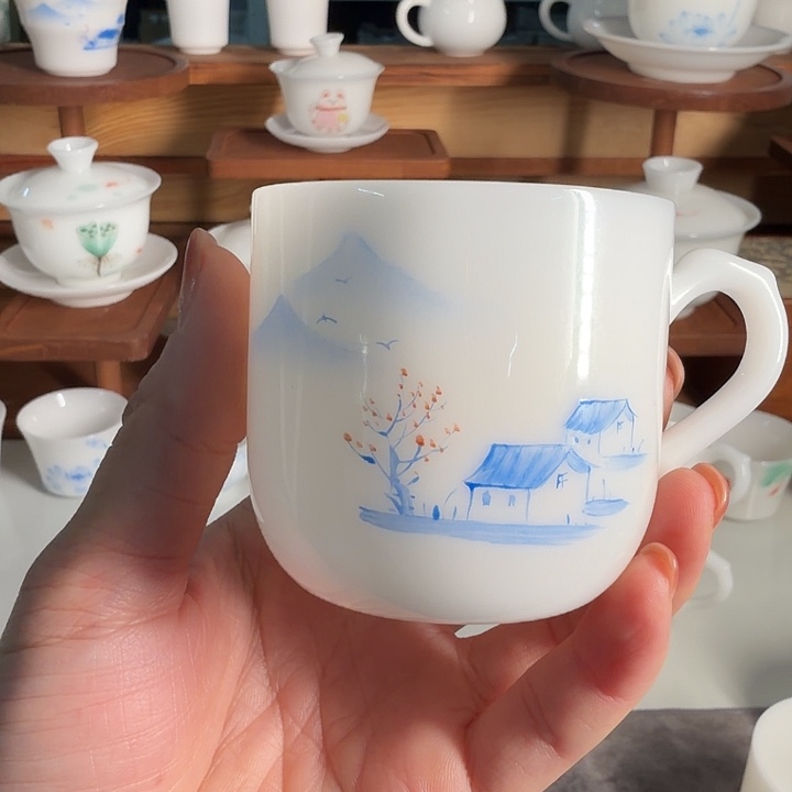 微瑕璞玉手绘釉上彩耳朵主人杯房子