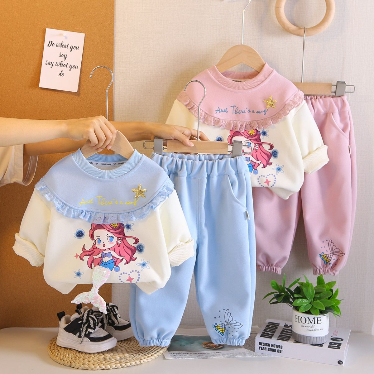 秋冬新品秋新品女宝宝春秋季衣服-岁卡通长袖卫衣件套装小女童装