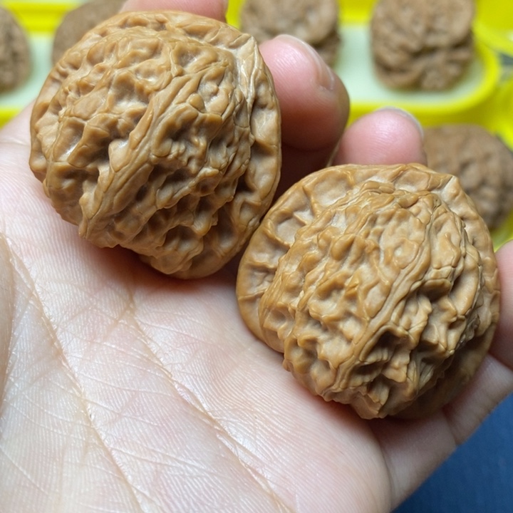 文玩核桃三角白37