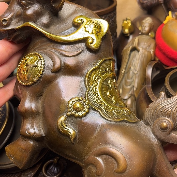 精美铜器批发档口