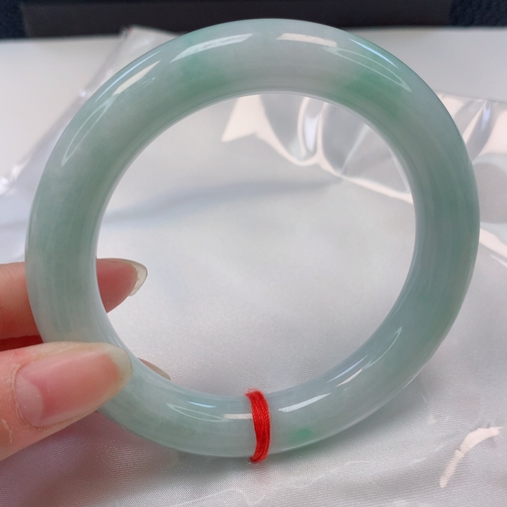 翡翠手镯（圆镯）未镶嵌