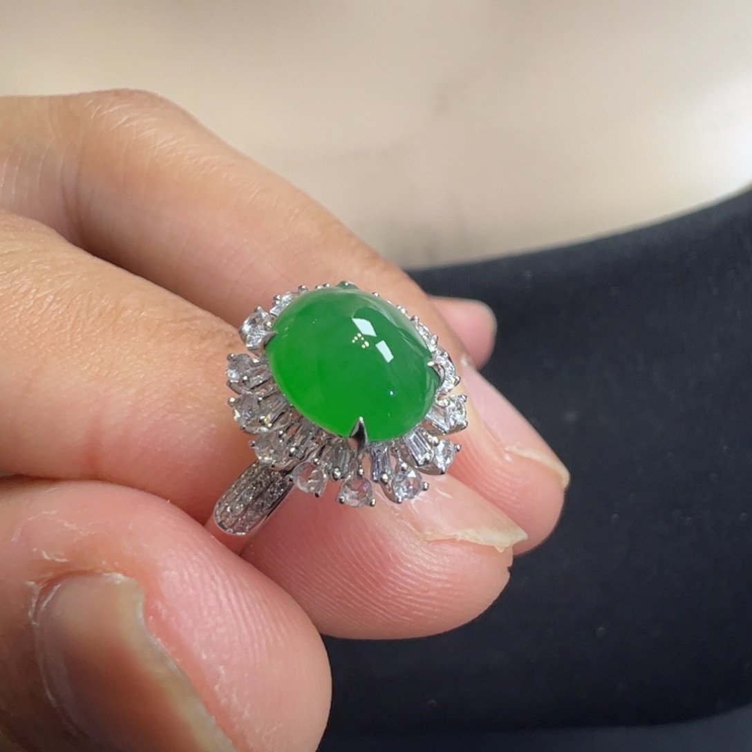 翡翠18K金镶嵌戒指娇**妮