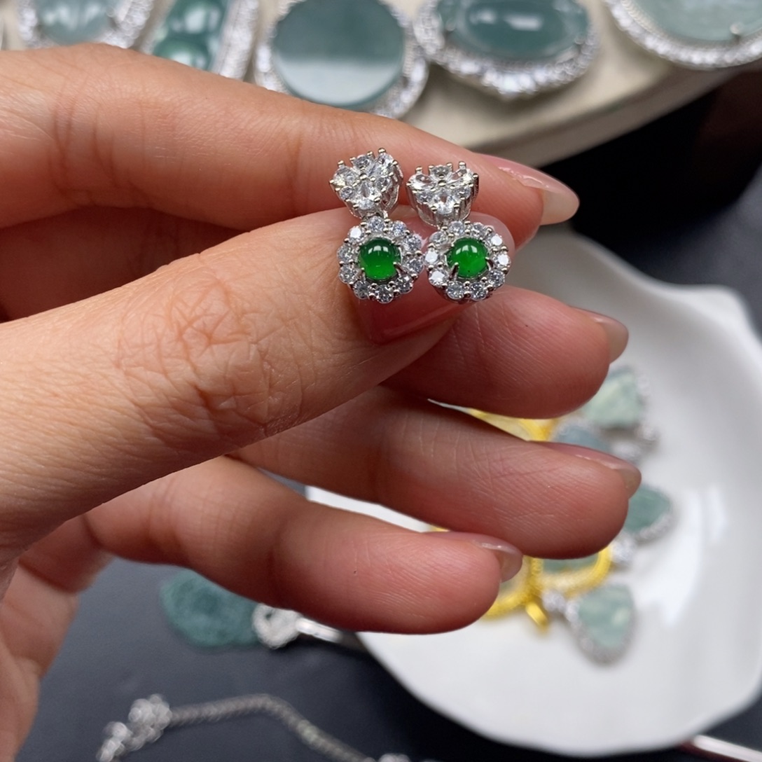 翡翠颈饰未镶嵌翡翠