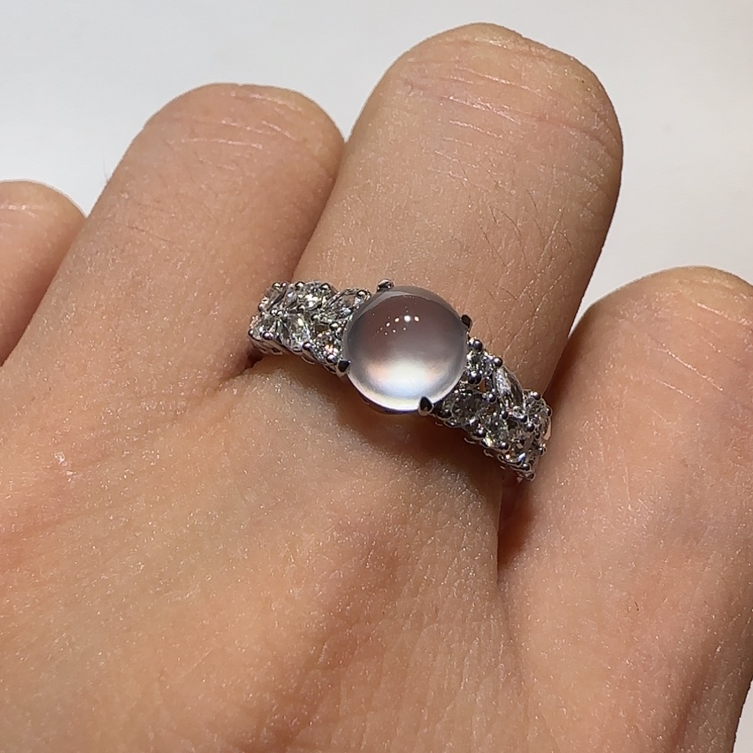 翡翠18K金镶嵌戒指蛋面