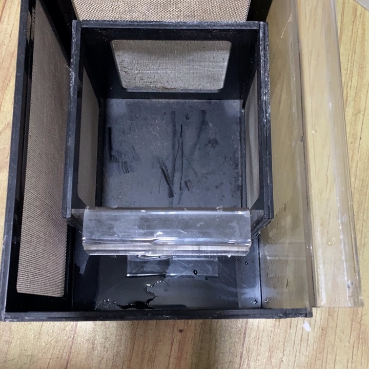 前***春一大一小黑色隔离盒