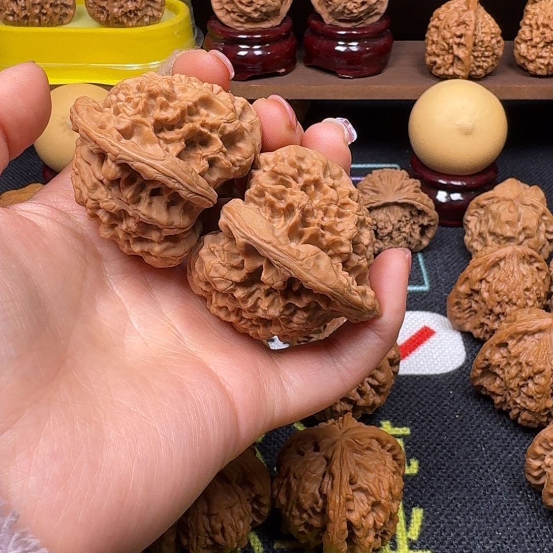 文玩核桃吊坠49官帽