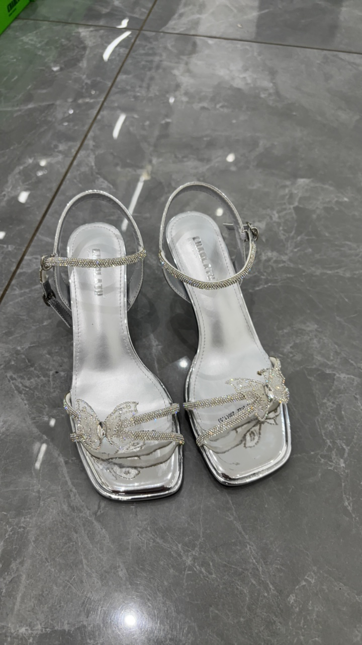 方头细跟凉鞋粗跟胶粘时装凉鞋中跟休闲风夏季气质