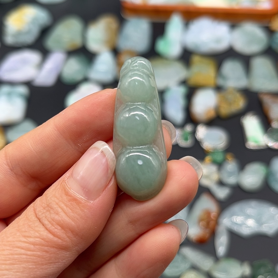 【闪购商品】翡翠颈饰未镶嵌福豆