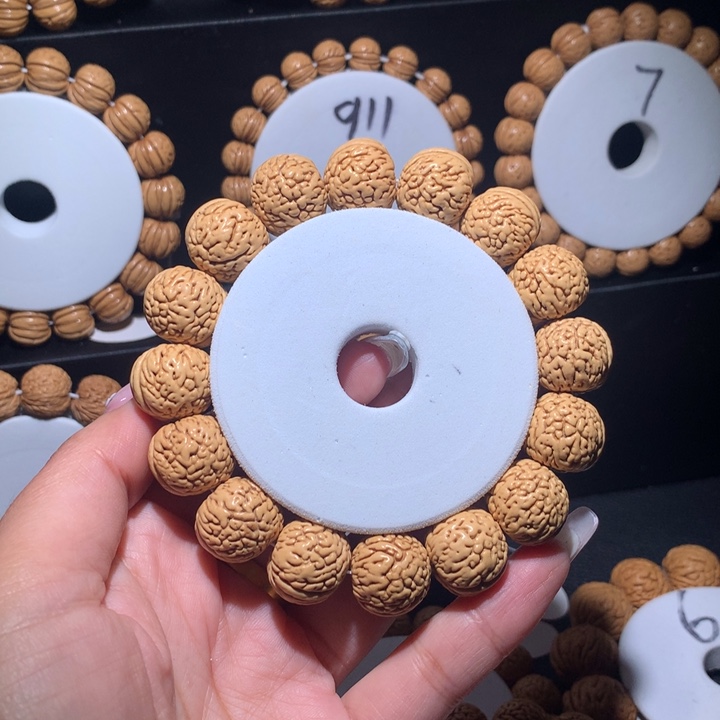 桃核手串桃核手串肥脐肌肉