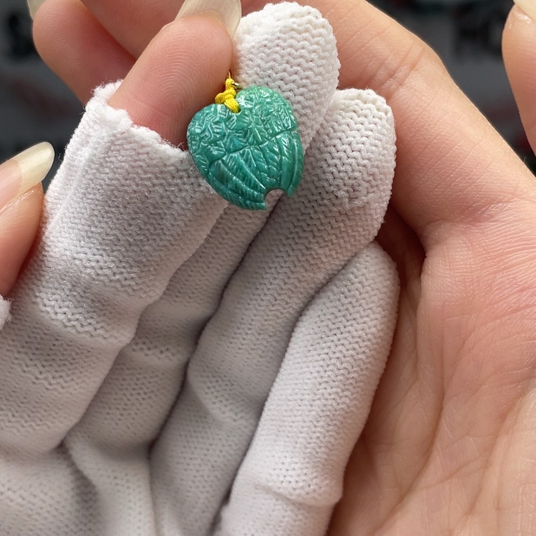 绿松石未镶嵌挂件