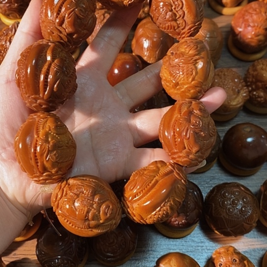 橄榄核把件廊****9核雕龙弥手持一套