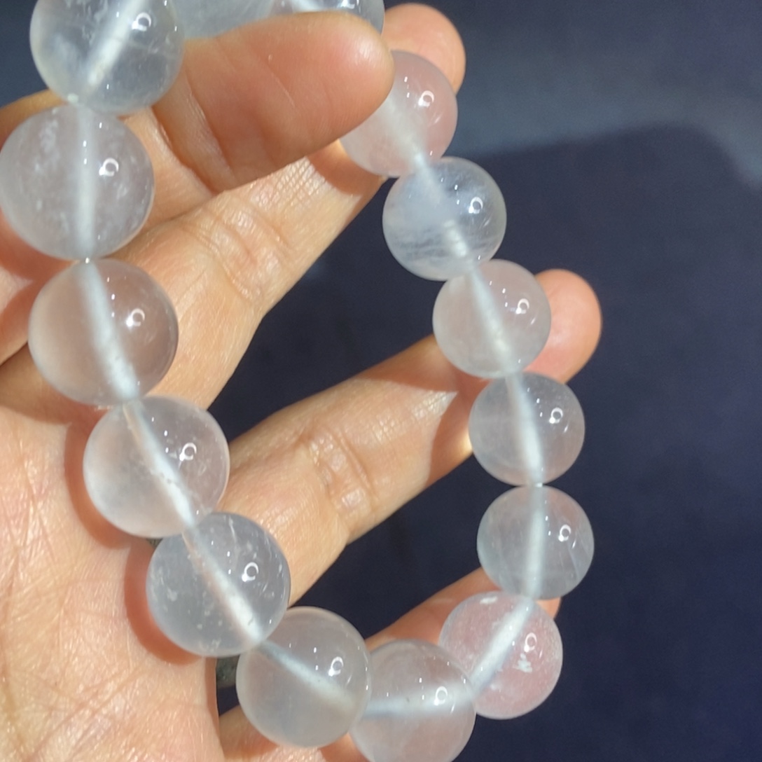 石英质玉未镶嵌颈饰