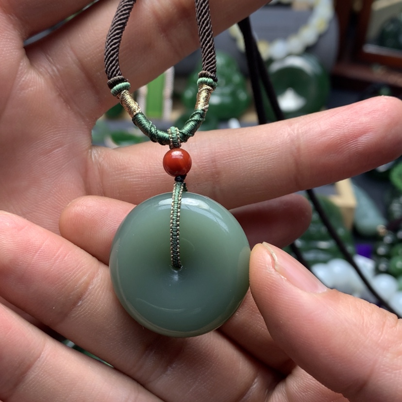 【闪购商品】颈饰未镶嵌和田玉（碧玉）